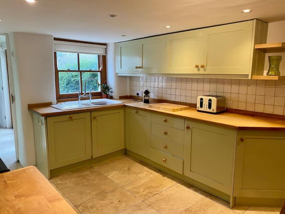 Cotswold Home Over 4 Floors - Perfect For Families Friends Contractors Chipping Norton Exterior photo